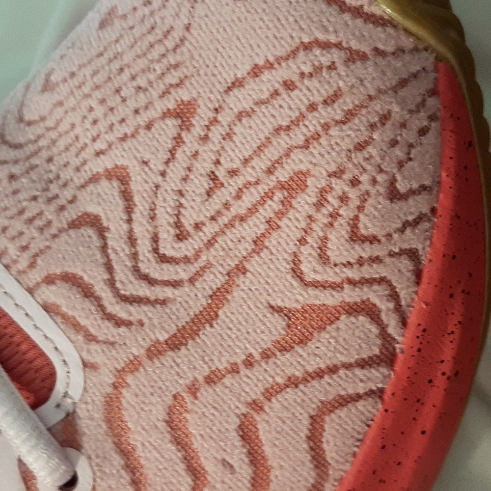 Sneakers - Picture 5 of 7